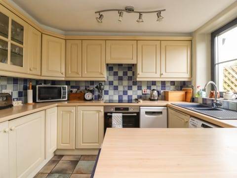 Fridge, dishwasher, electric kettle, toaster