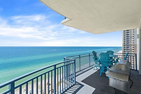 Panoramic gulf views with private grill on balcony!