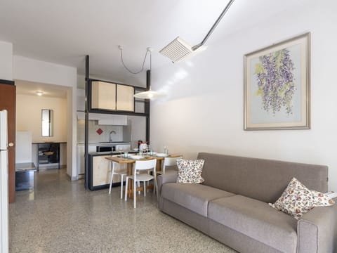 Sky, Cloud, Ecoregion, Plant, Land Lot, Building, Natural Landscape, Door, Plain, Grass