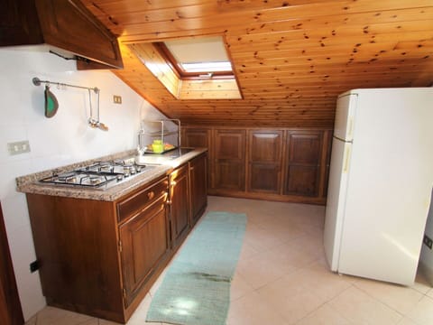 Water, Plant, Building, Daytime, Property, Sky, Swimming Pool, Azure, Tree, Body Of Water