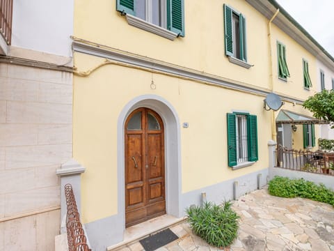 Plant, Building, Window, Door, Yellow, House, Wood, Facade, Roof