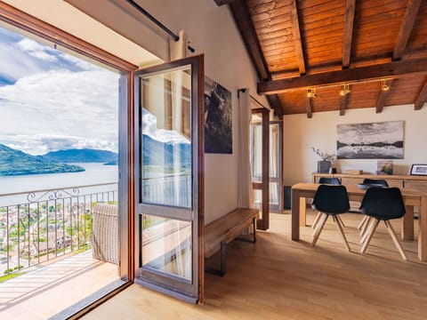 Furniture, Wood, Building, Interior Design, Shade, Architecture, Floor, Living Room, Comfort, Hardwood