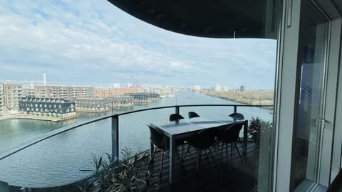 Balcony / Terrace / Patio, Building Exterior, Outdoor, Scenic View
