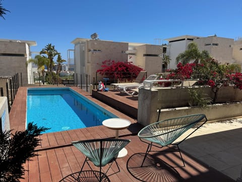 WealthyStays: Nice Day Hill (1)