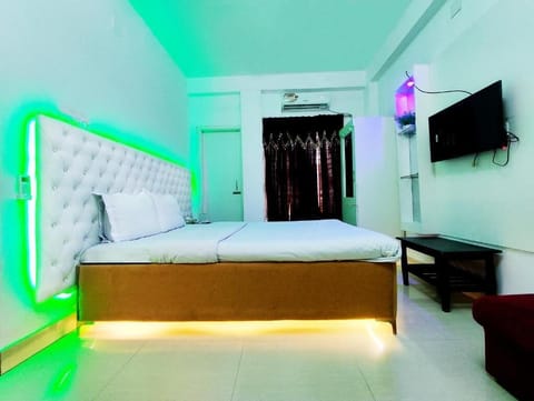 Deluxe Double Room | Desk, soundproofing, free WiFi, bed sheets