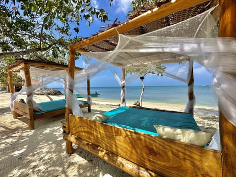 Private beach, white sand, beach bar