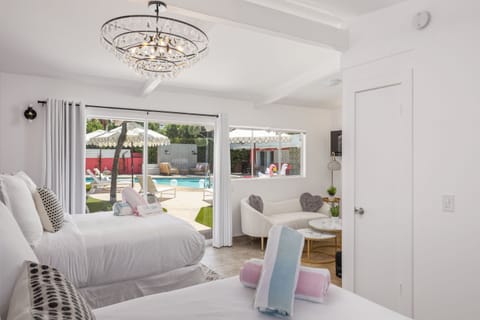Luxury Indoors, Oasis Outdoors. Wake up to plush beds and step right out to your private pool. This is your ultimate Palm Springs escape—Book your stay now!