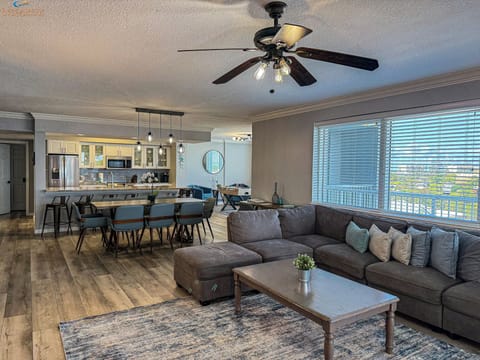 Destin West Heron 401 Living Room