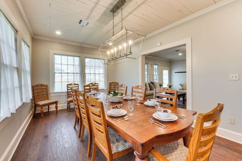 House (5 Bedrooms) | Interior