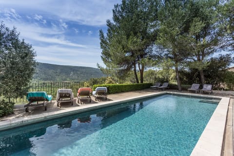 Magnificent property to rent in Ménerbes