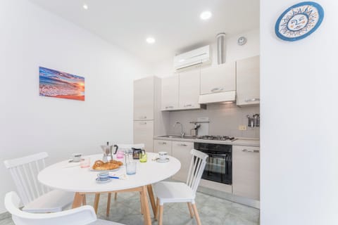 Apartment, City View | Private kitchen | Oven, espresso maker, toaster, cookware/dishes/utensils