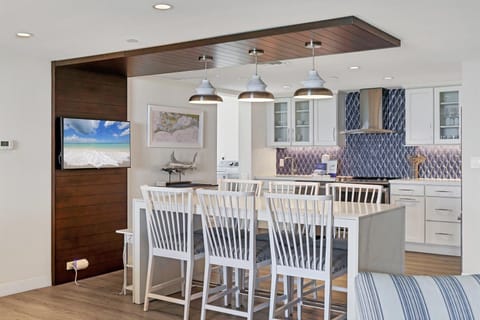 Inn On The Beach 3907 by FVC - Dining and Kitchen