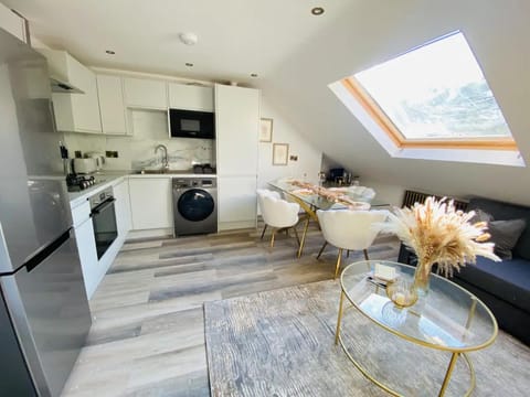 Apartment | Private kitchen | Fridge, microwave, oven, stovetop