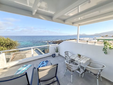 Casa Burgao 3 studio terrace seaview punta mujeres