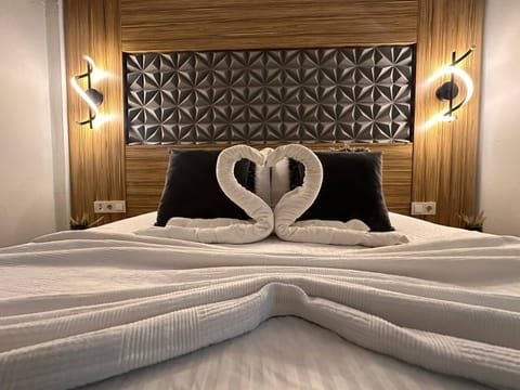 Basic Double Room for Two, Balcony, City View | Premium bedding, minibar, desk, laptop workspace