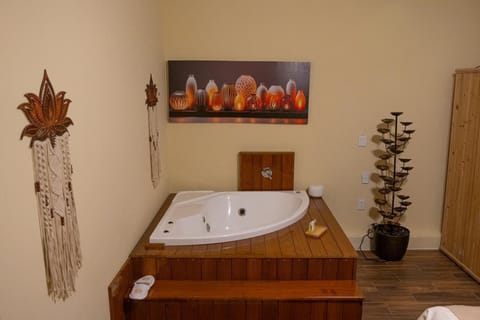 Deluxe Room | Free WiFi, bed sheets