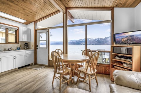 Cabin, Beach View | In-room dining