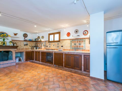 Property, Azure, Wood, Cabinetry, Building, House, Floor, Flooring, Hall