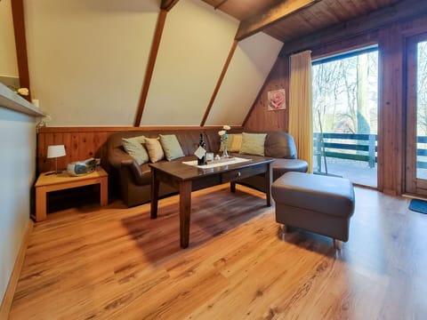 Property, Furniture, Table, Couch, Wood, Window, Comfort, Building, Interior Design, Flooring