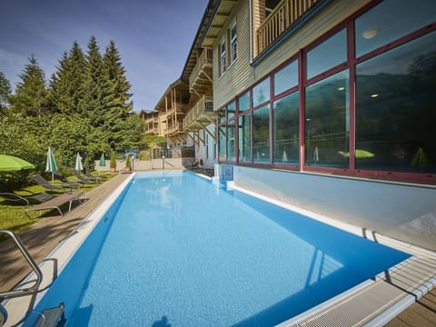 Water, Plant, Property, Swimming Pool, Sky, Building, Azure, Shade, Window, Leisure