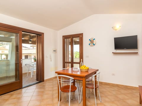 Property, Furniture, Table, Picture Frame, Wood, Door, Lighting, Interior Design, Floor, Wood Stain