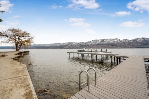 Dock