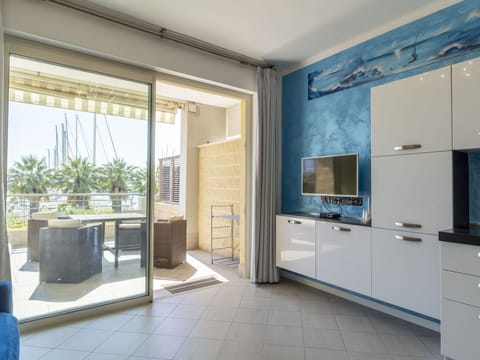 Property, Furniture, Cabinetry, Countertop, Tap, Building, Plant, Interior Design, Wood, Architecture