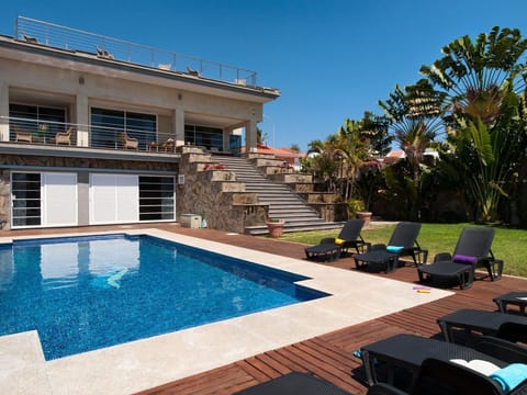 Water, Sky, Plant, Property, Swimming Pool, Azure, Building, Shade, Outdoor Furniture, Leisure