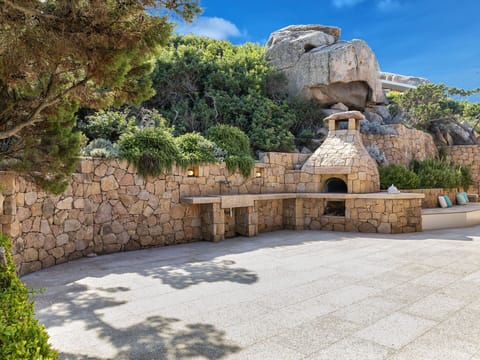 Sky, Property, Furniture, Building, Table, Interior Design, Shade, Plant, Leisure, Condominium