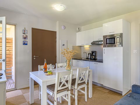 Table, Furniture, Interior Design, Wood, Flooring, Floor, Living Room, Real Estate, Hardwood, House