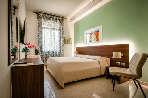 Classic Double Room | Desk, free WiFi, bed sheets