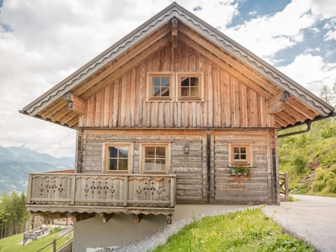 Plant, Cloud, Sky, Building, Window, Property, Wood, House, Tree, Land Lot
