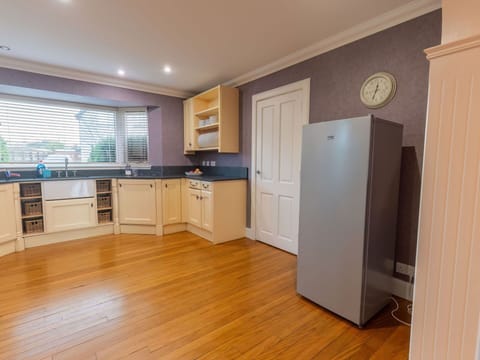 Cabinetry, Window, Countertop, Building, Interior Design, Lighting, Wood, Door, Floor, Flooring