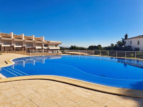 Shade, Swimming Pool, Resort, Villa