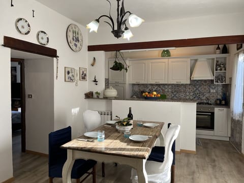 Furniture, Table, Lighting, Wood, Interior Design, Floor, Flooring, Living Room, Wall