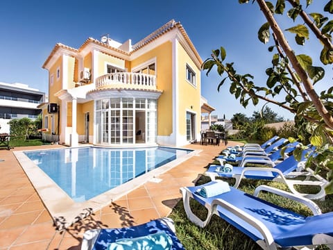 Sky, Building, Property, Plant, Swimming Pool, Azure, Blue, Water, Window, Architecture