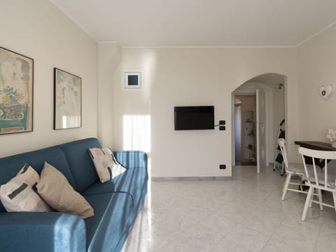 Picture Frame, Table, Furniture, Wood, Building, Couch, House, Comfort, Chair, Flooring