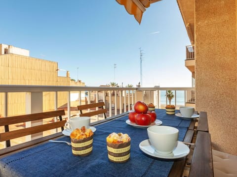 Sky, Tableware, Furniture, Property, Building, Table, Azure, Dishware, Interior Design, Wood