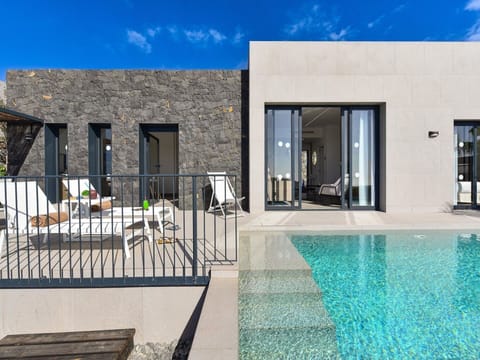 Water, Sky, Property, Blue, Azure, Cloud, Lighting, Swimming Pool, Architecture, Building
