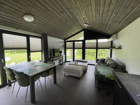 Table, Furniture, Building, Plant, Comfort, Wood, Shade, Interior Design, Architecture, Window