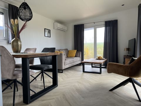 Table, Furniture, Property, Window, Wood, Comfort, Interior Design, Couch, Lighting, Building