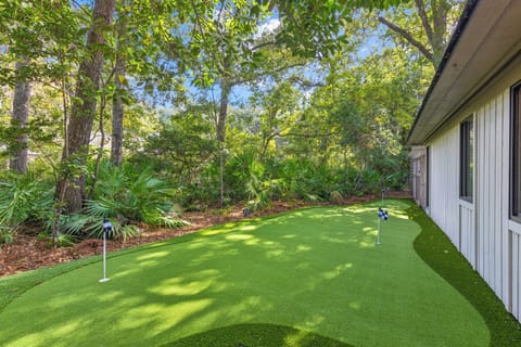 Private putting greens