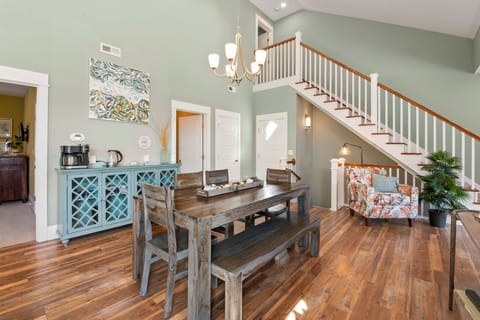 BV1084A: It's About Time | Mid Level Dining Area