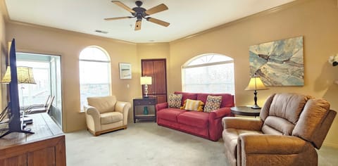 Welcome to your luxury walk-in Suite at the Legacy at Thousand Hills. No stairs!