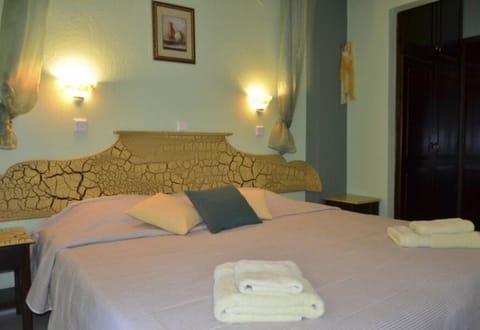 Soundproofing, free WiFi, bed sheets