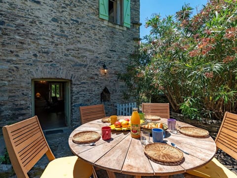 Table, Furniture, Property, Building, Window, Chair, Tableware, Flowerpot, Wood, Outdoor Furniture