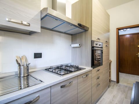 Sky, Plant, Cloud, Daytime, Azure, Nature, Tree, Land Lot, Building, Architecture