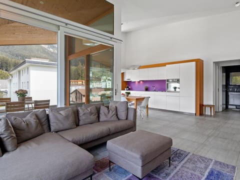 Property, Furniture, Couch, Living Room, Plant, Interior Design, Floor, Wall, Flooring, Wood