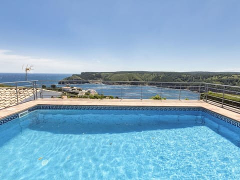 Water, Sky, Plant, Cloud, Building, Property, Swimming Pool, Window, Azure, Body Of Water