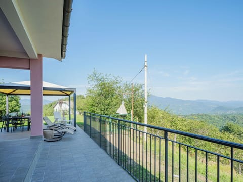 Sky, Plant, Fence, Tree, Urban Design, Shade, Landscape, Leisure, Porch, Grass